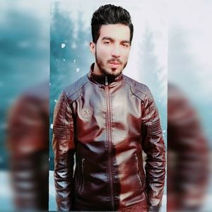 Meet your Posher, Mujahid